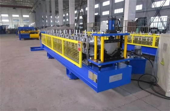 4kw High Performance Ridge Cap Roll Forming Machine για το σύστημα οροφής χωρίς συγκόλληση