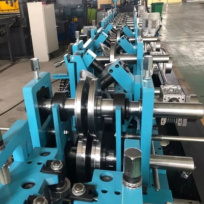 Αυτοκινητικό διαμορφωτικό μηχάνημα CZ Purlin Roll Forming για γαλβανισμένο σπείρωμα