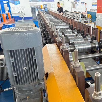 Μηχανή σχηματισμού κυλίνδρων με ρυθμιζόμενο πλάτος